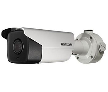 4МП IP відеокамера Hikvision c детектором осіб і Smart функціями DS-2CD4B45G0-IZS